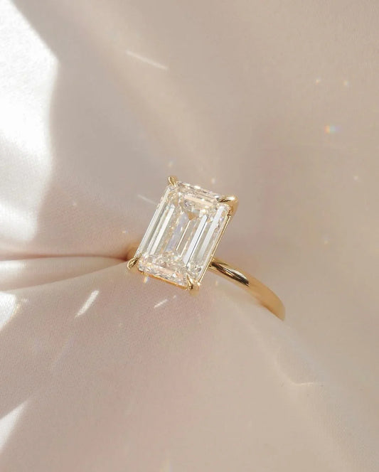Elegant 8ct Emerald Cut Lab Grown Diamond Ring Engagement Wedding Band Anniversary Gift for Women Luxury Bridal Jewelry Statement IGI Certified