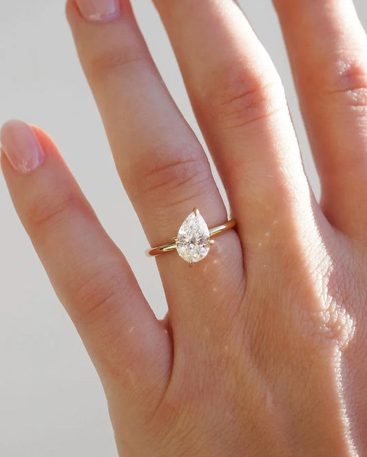 Elegant 8ct Pear Shape Solitaire Lab Diamond Engagement Ring Bridal Wedding Ring Romantic Gift for Her Timeless Design IGI Certified Jewelry