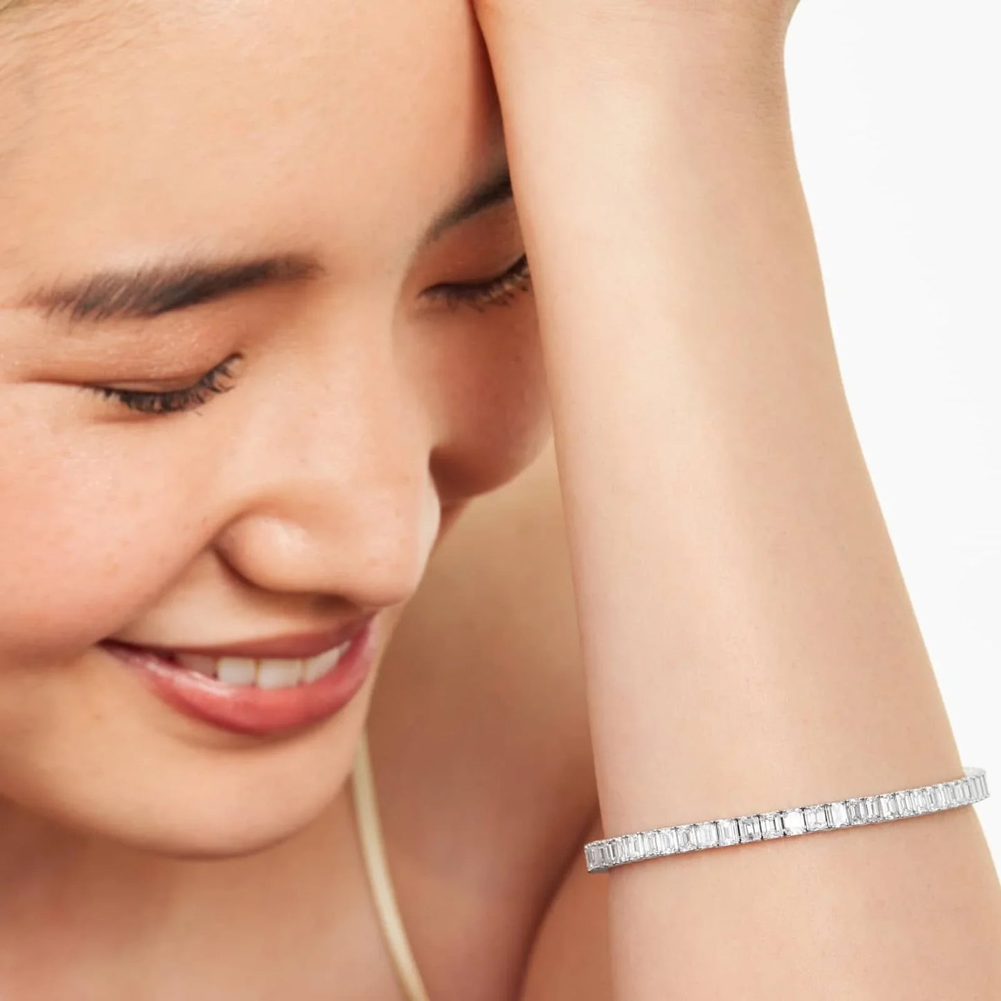 Emerald Lab Grown Diamond Tennis Bracelet, EF Color, VS Clarity, IGI Certified Carat Weight : 10.00tcw