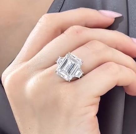Luxury emerald lab grown diamond ring, 10 TCW engagement ring, classic three stone setting, IGI certified, fine jewelry for brides