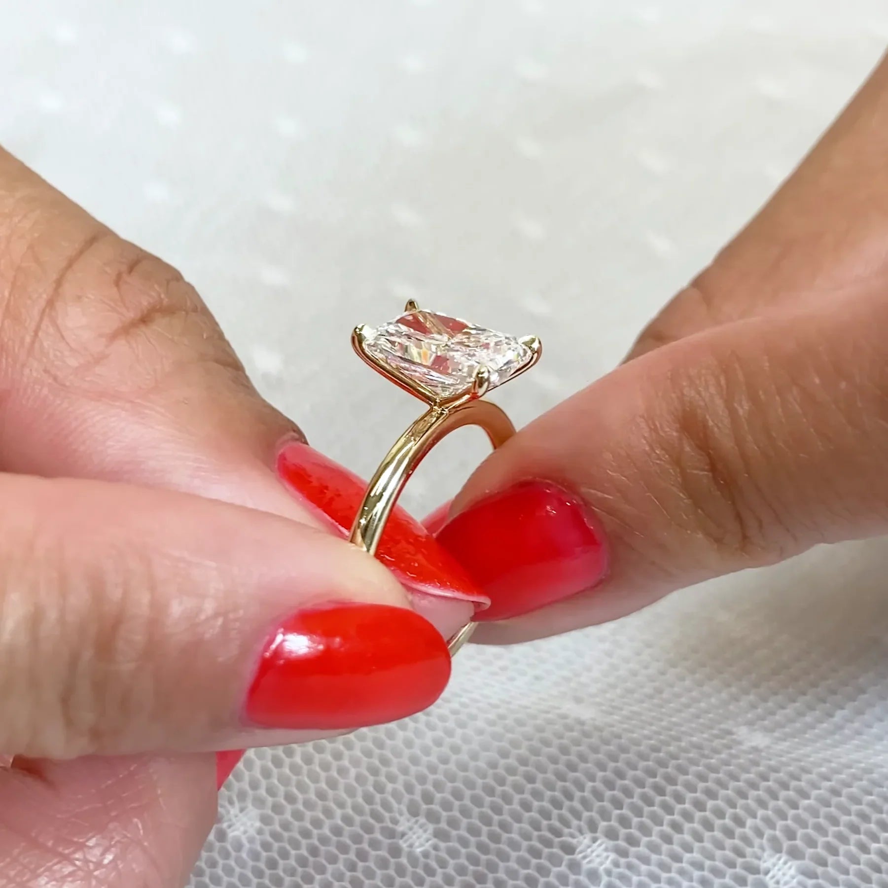 Brilliant 2.00ct radiant lab grown diamond engagement ring IGI certified ethical gemstone solitaire engagement ring wedding bridal luxury jewelry piece