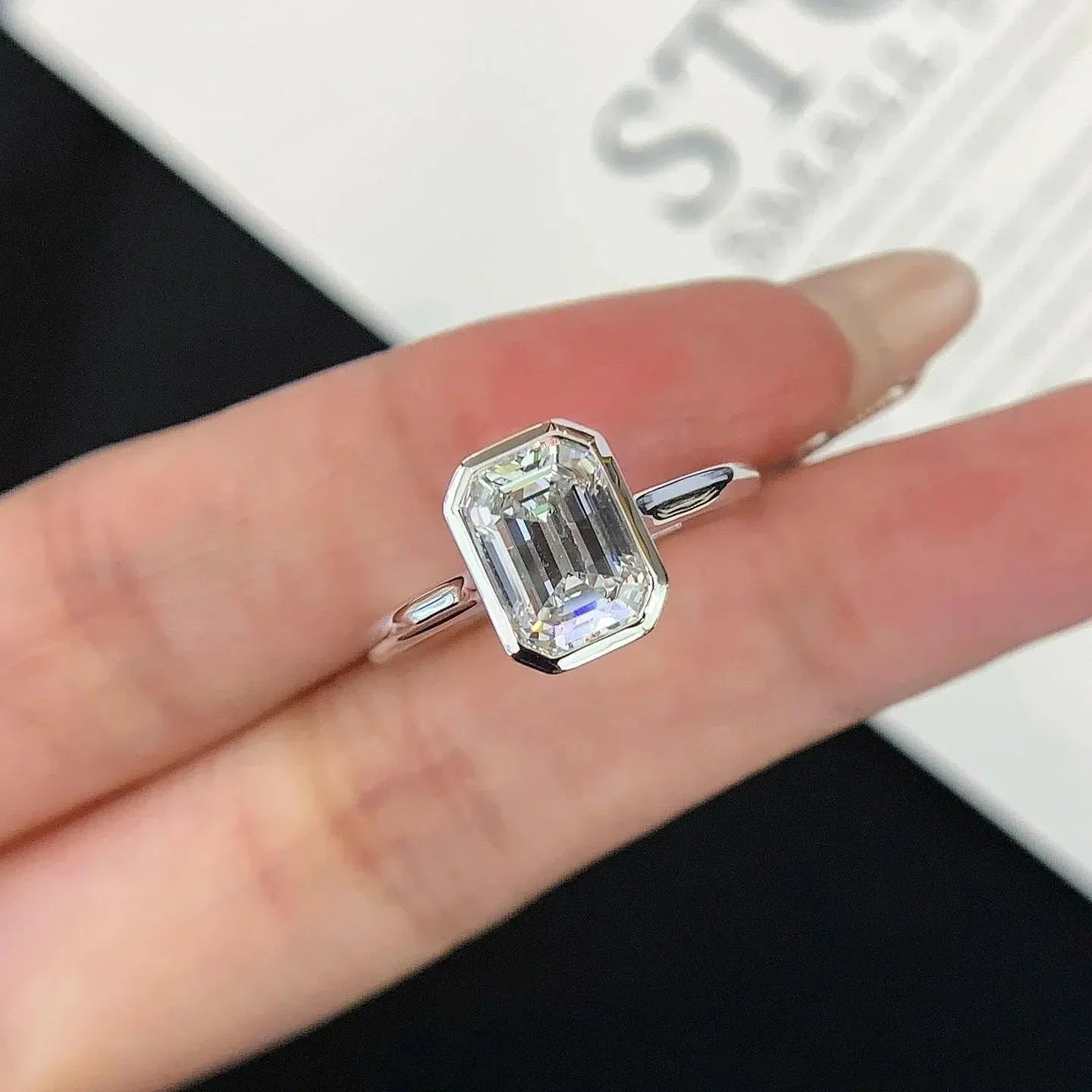 Luxury 2.00TCW emerald lab grown diamond engagement ring IGI certified ethical diamond bezel pavé setting wedding bridal fine jewelry engagement ring