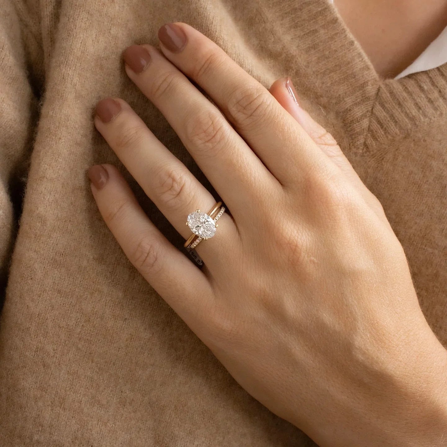 2.0ct oval cut lab grown diamond engagement ring wedding ring IGI certified birthday gift for her wife gold fine jewelry luxury elegant solitaire ring