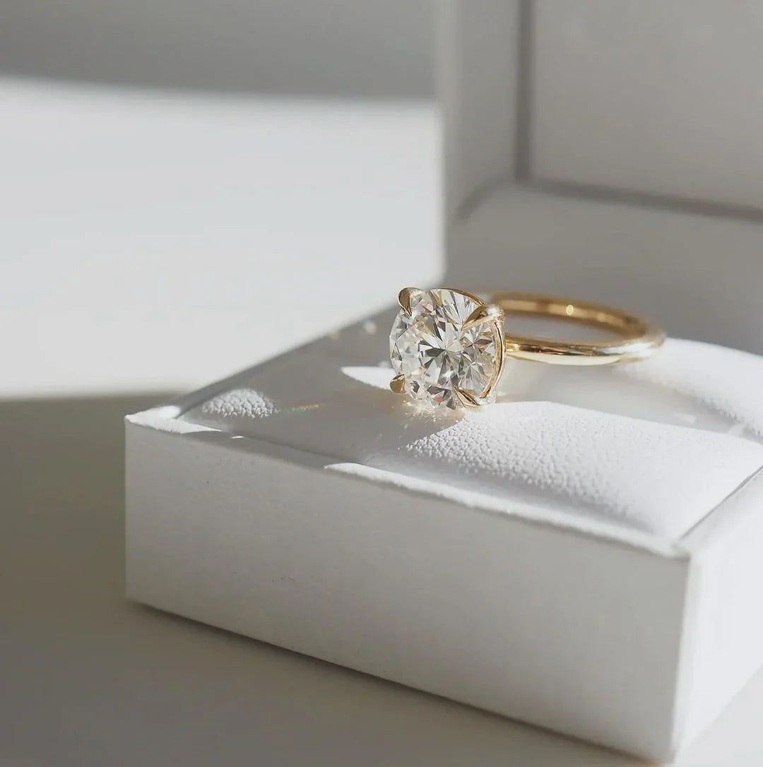 2.0ct Round Lab-Grown Diamond Engagement Ring | Solitaire Setting | IGI Certified 