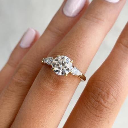 2.20 CT Round Lab Grown Diamond Engagement Ring | Side Stones | IGI Certified