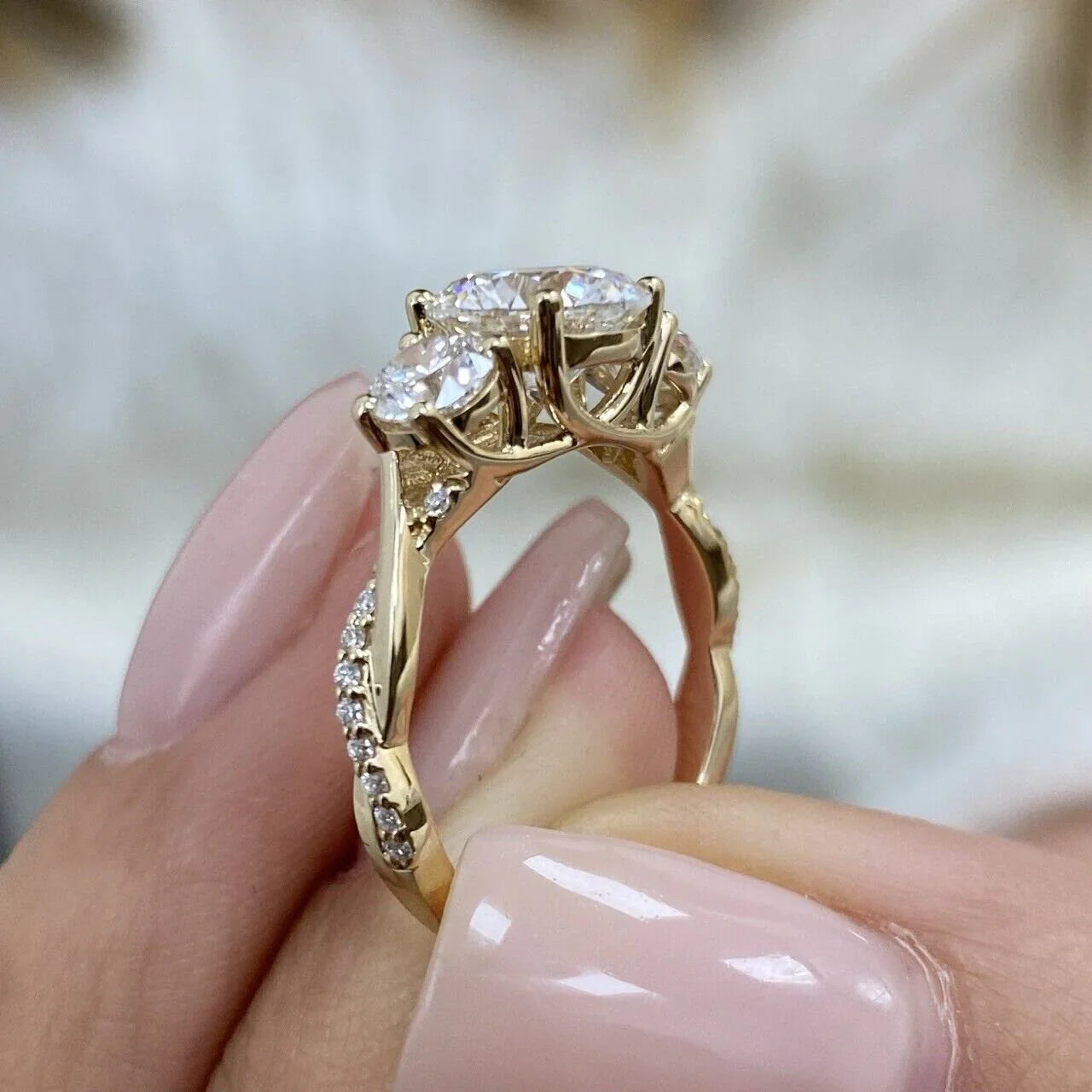 Luxury 2.50 TCW round lab grown diamond engagement ring three stone design IGI certified bridal wedding ring engagement fine jewelry classic ring
