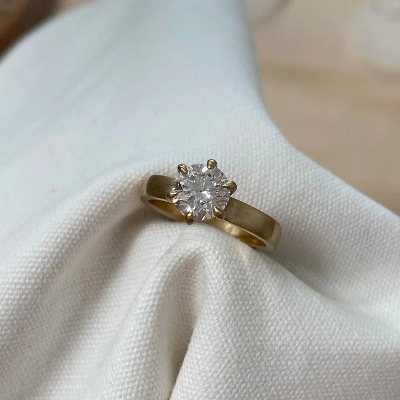 2.50ct Round Lab-Grown Diamond Engagement Ring | Six Claw Minimalist Setting | IGI Certified