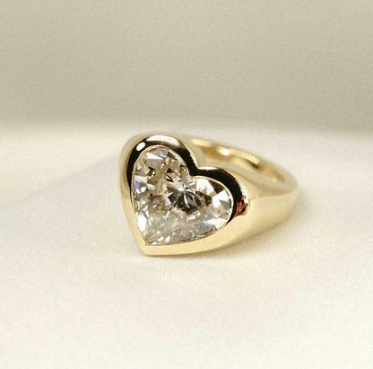 Heart 3.00ct lab grown diamond bezel engagement ring, IGI certified solitaire ring, elegant bridal jewelry, luxury wedding ring, promise ring women