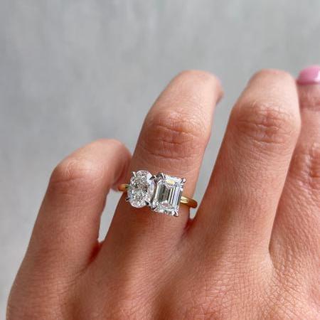 4.00 TCW oval & emerald lab grown diamond IGI certified engagement ring toi et moi luxury bridal wedding anniversary sustainable fine jewelry ring