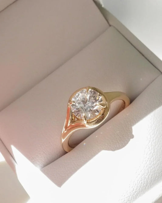 IGI certified 4.0ct round brilliant lab grown diamond engagement ring full bezel design bridal wedding luxury anniversary gift elegant jewelry ring
