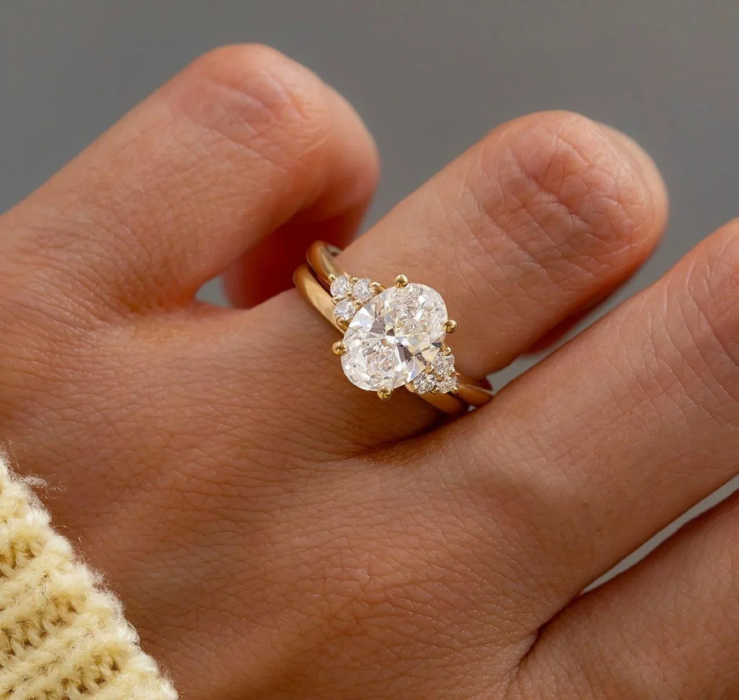 4.0ct Oval Cut Lab Grown Diamond Engagement Ring IGI Certified Side Round Accent Gold Band Wedding Bridal Anniversary Gift Luxury Women Jewelry Ring