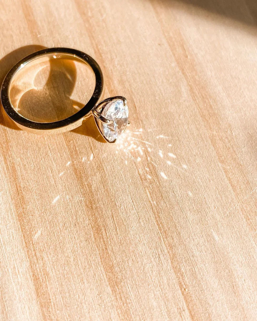 Luxury 4.0ct Oval Solitaire Lab Grown Diamond Ring Talon Claw Setting Minimalist Engagement Ring Wedding Gift Promise Ring Bridal Jewelry Women