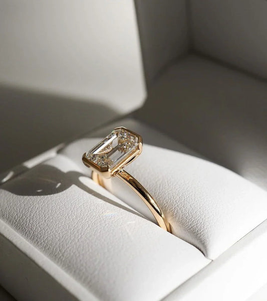 Luxury 7ct emerald lab grown diamond engagement ring solitaire half bezel design wedding ring exclusive bridal jewelry anniversary gift for her women