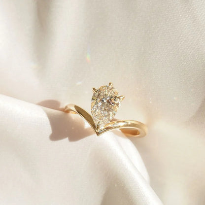 7ct pear lab grown diamond engagement ring promise wedding ring anniversary gift for her IGI style luxury bridal ring elegant jewelry women