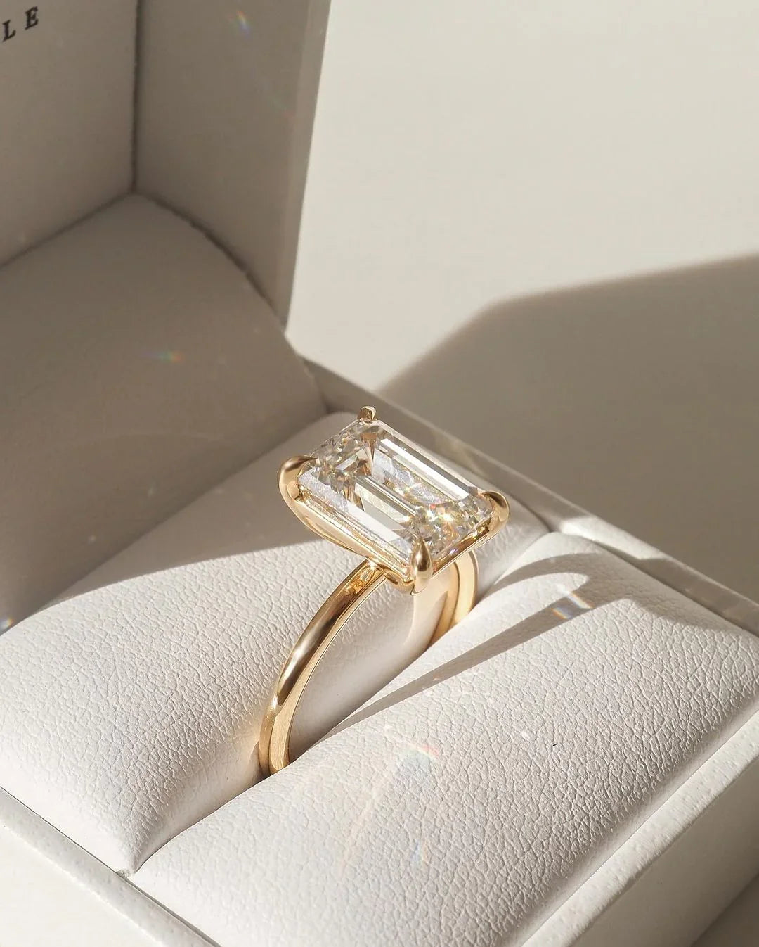 8 CT Emerald Shape Lab Grown Diamond Engagement Ring Wedding Band Anniversary Jewelry Gift for Women IGI Certified Luxury Elegant Bridal Ring