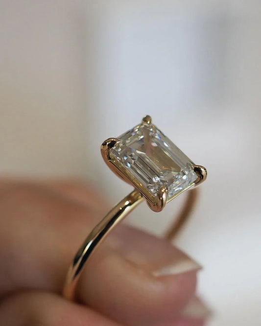 Elegant 9ct Emerald Cut Lab Diamond Solitaire Ring Luxury Engagement Wedding Ring for Women Ideal Anniversary Birthday Romantic Gift Jewelry
