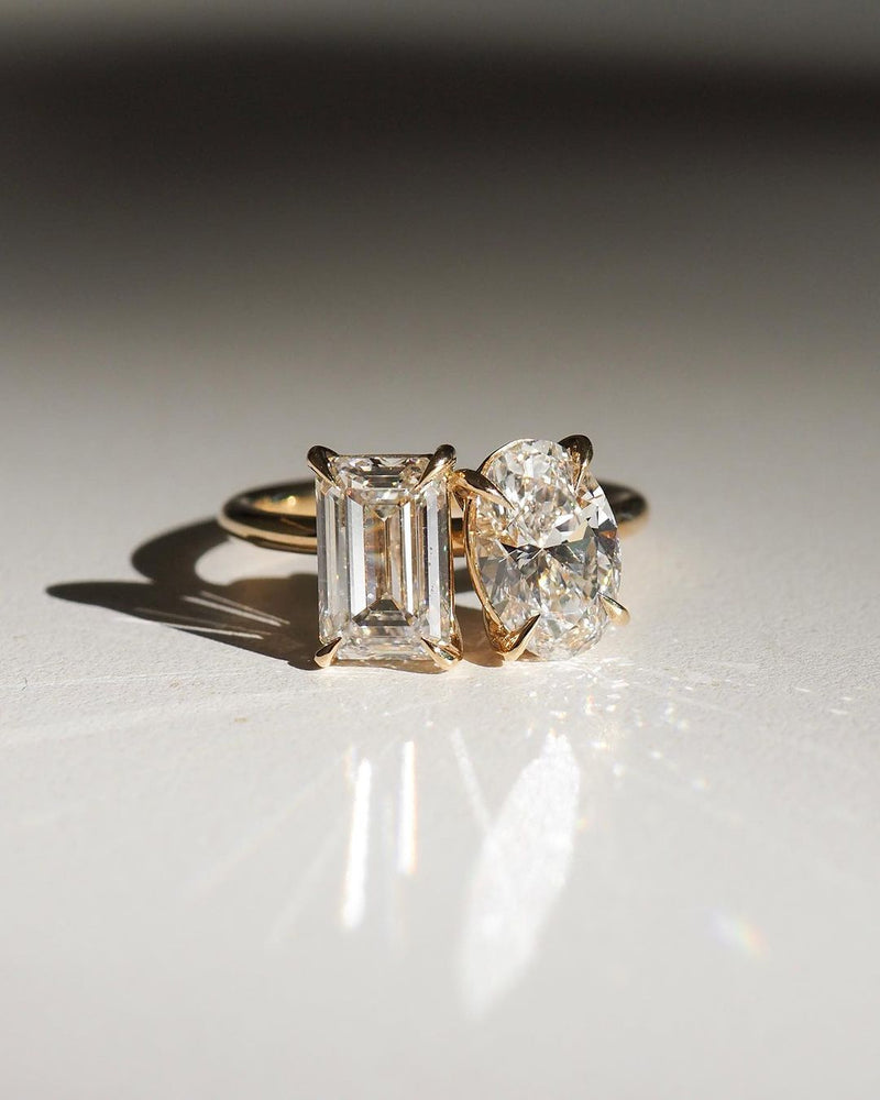 2.5tcw Oval And Emerald Toi Et Moi Lab Grown Diamond Ring Exquisite Diamond Ring, Anniversary Ring, and Promise Gift for Her