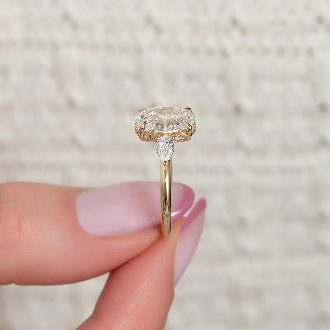 2.50ct Oval Cut Lab grown Diamond Ring With Hidden Halo