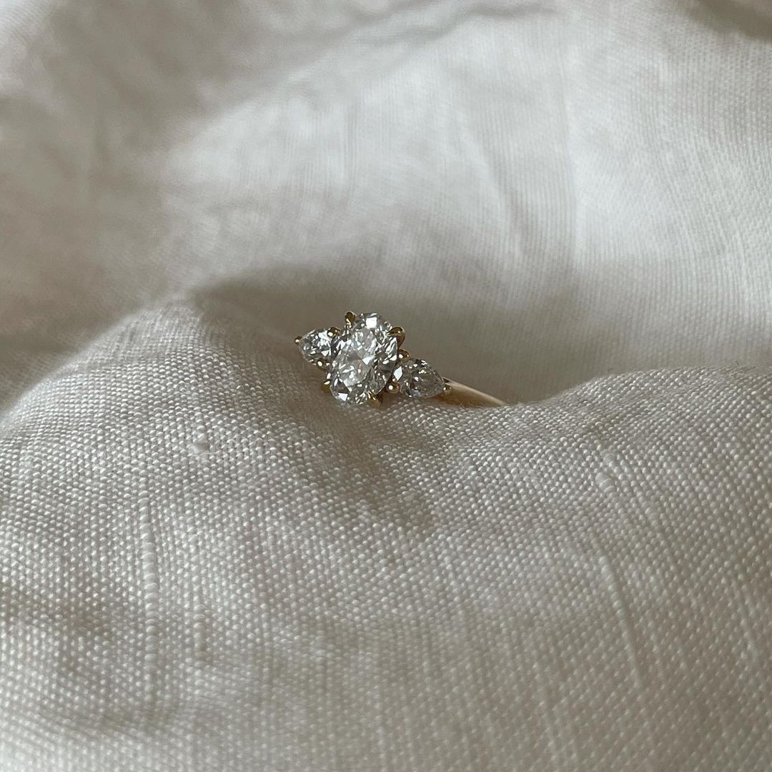 1.2ct Oval Lab Grown Diamond With Shoulder Stone Ring Minimalist Engagement Ring and wedding gift or Birthday Gift her/women Stunning diamond solitaire ring on a gold band, ideal for engagements, weddings, or fine jewelry collections.