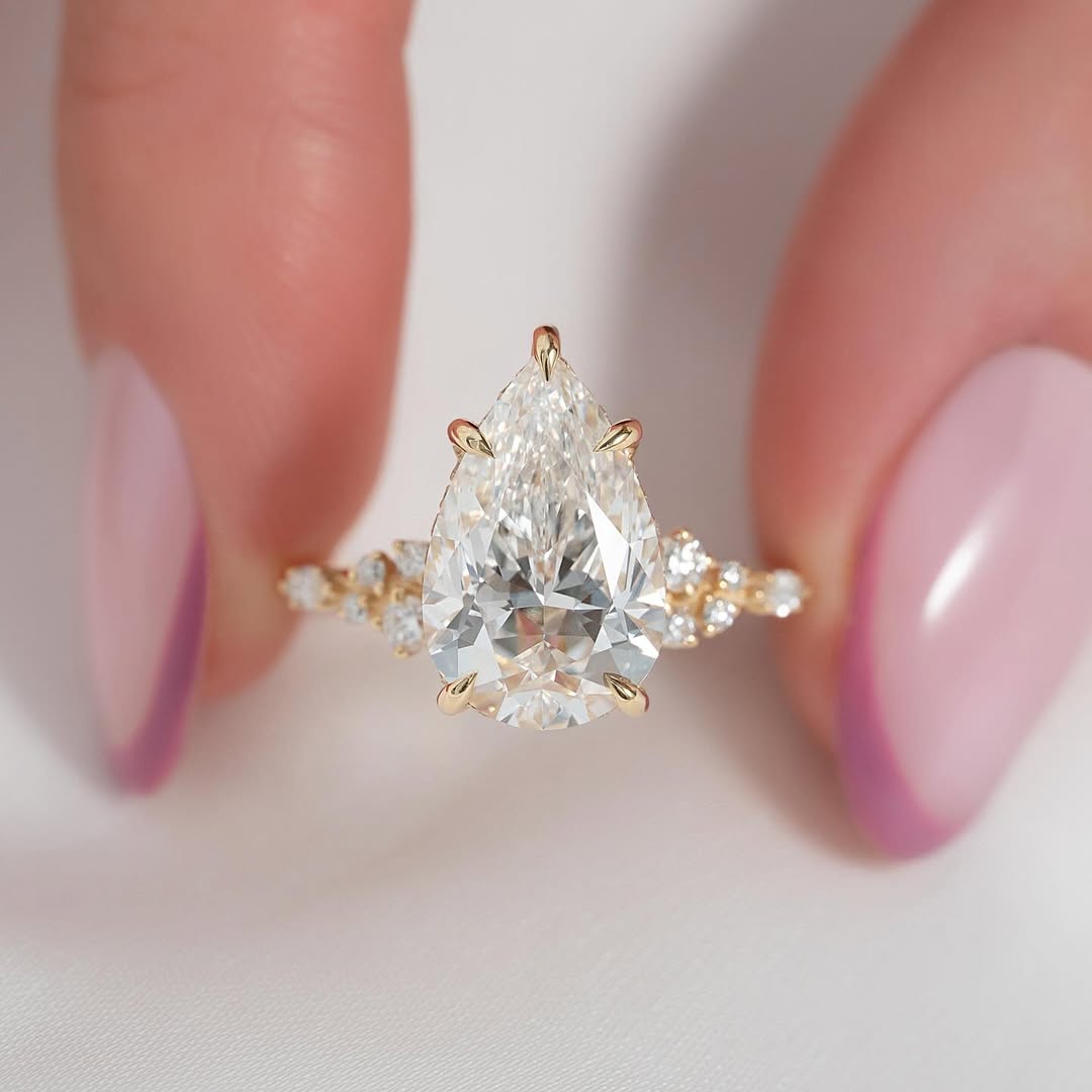 4.0ct Pear Cut Lab grown Diamond Solitaire Ring With Hidden Halo & Share Prong