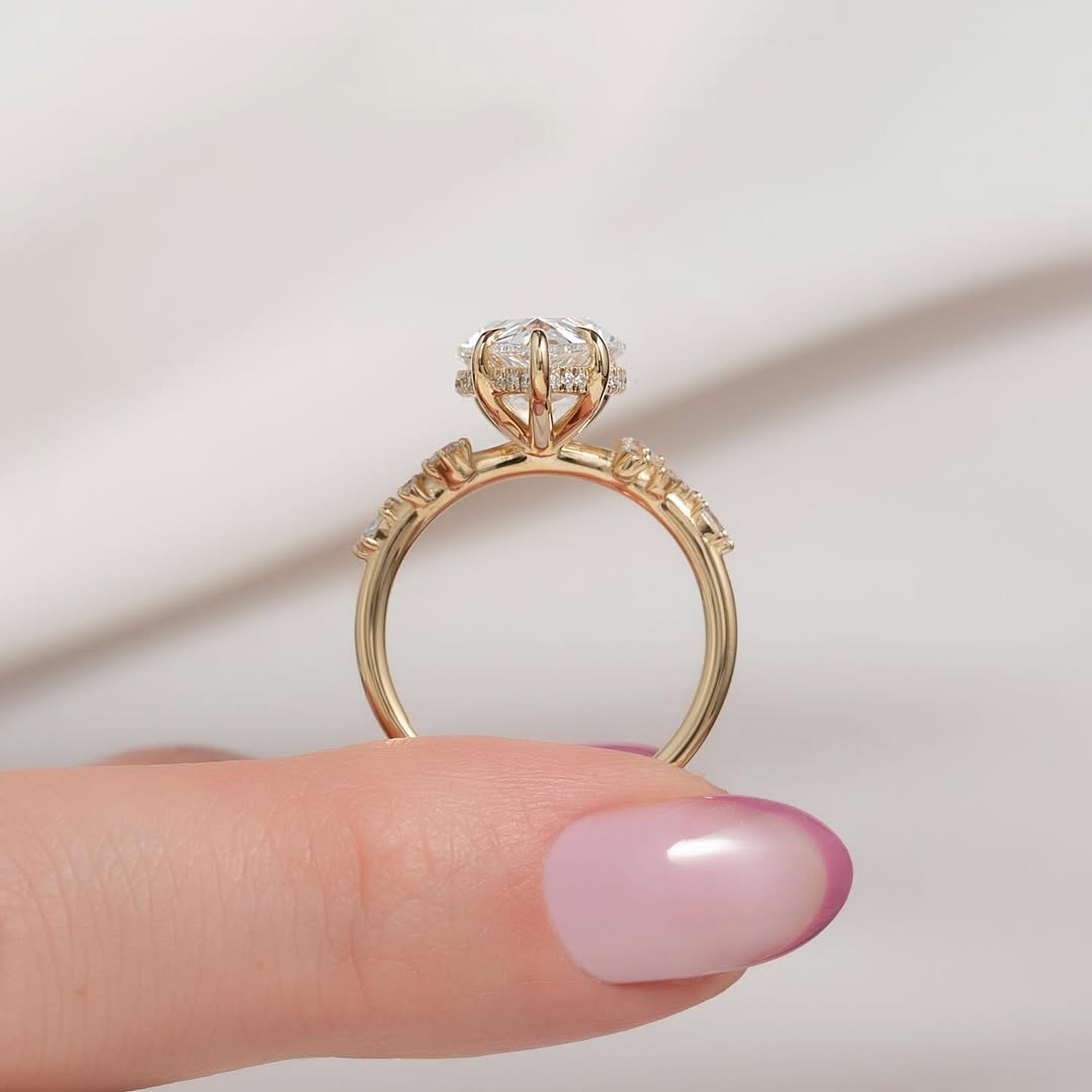 4.0ct Pear Cut Lab grown Diamond Solitaire Ring With Hidden Halo & Share Prong