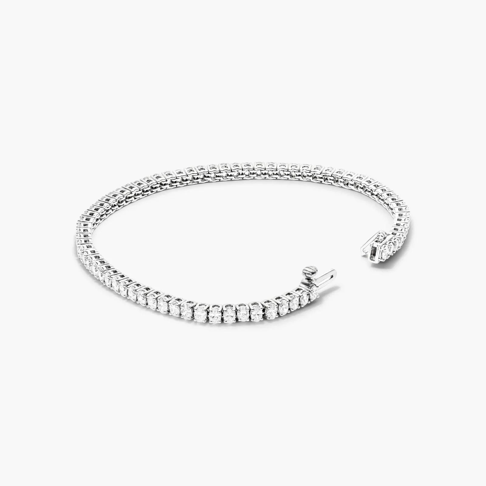 Oval Shape Lab Diamond Tennis Bracelet, EF Color , VS Clarity, IGI Certificate 