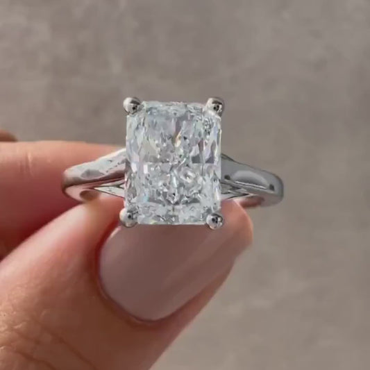 Radiant cut 4.0ct lab grown diamond engagement ring classic minimalist wedding ring for women bridal marriage gift luxury jewelry elegant timeless design
