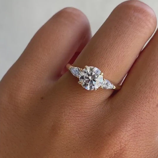 2.50 TCW round cut lab grown diamond engagement ring side stone design IGI certified wedding bridal ring luxury fine jewelry engagement ring gift