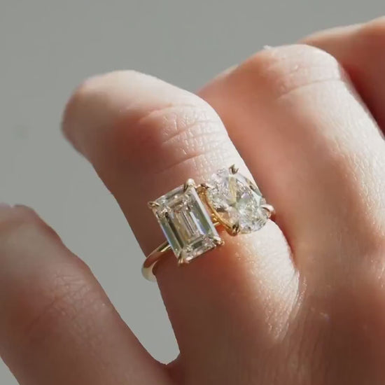 5.0tcw oval emerald lab grown diamond toi et moi ring, elegant promise ring, bridal wedding jewelry, romantic gift for her