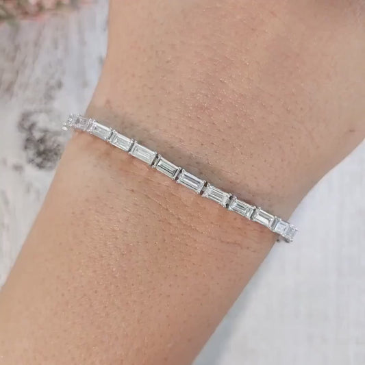 Baguette 6.5tcw Lab grown Diamond East-Wast Tennis Bracelet, EF Color, VS Clarity, IGI Certifierd