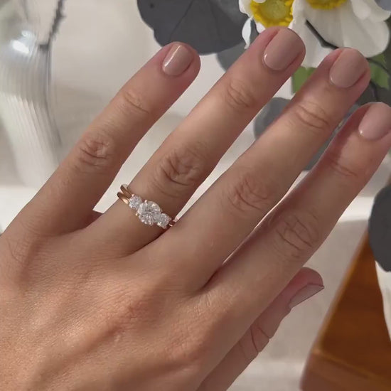 2.5ct Round Cut Lab Grown Diamond Engagement Ring IGI Certified Three Stone Ring Setting, Bridal Wedding Jewelry Elegant Engagement Ring Design