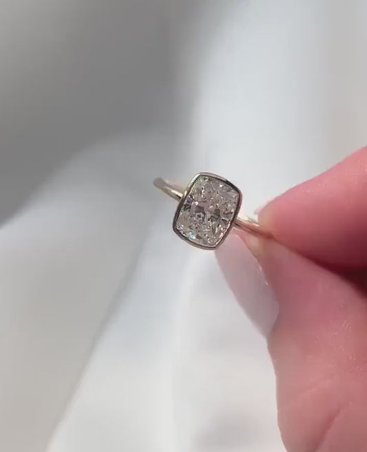 IGI Certified 2.00ct Cushion Lab Grown Diamond Engagement Ring Bezel Set Cushion Cut Bridal Wedding Ring Ethical Sustainable Fine Jewelry Luxury