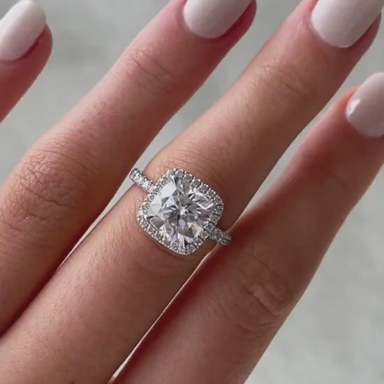 IGI certified 3.50 ct cushion cut lab grown diamond engagement ring classic halo design bridal wedding luxury anniversary gift elegant jewelry ring