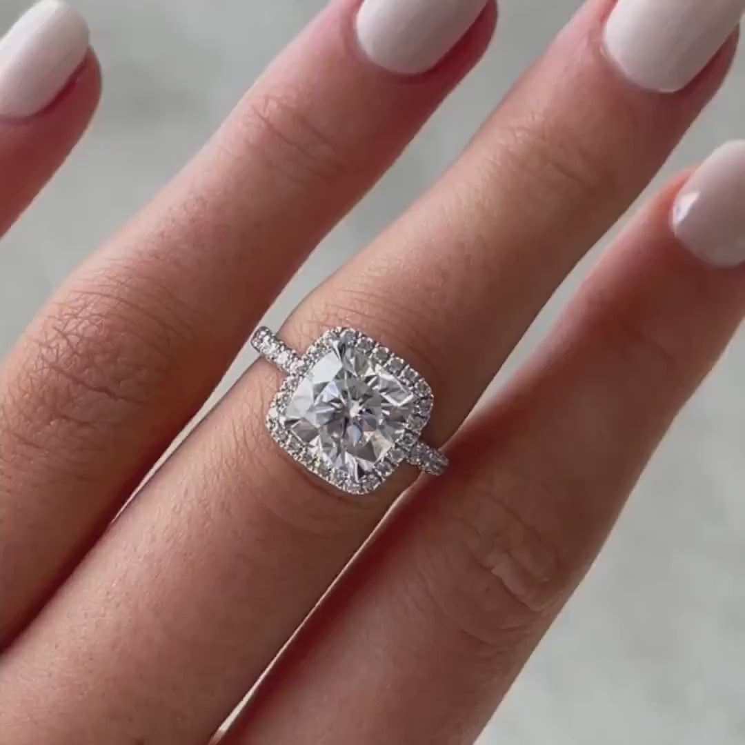 IGI certified 3.50 ct cushion cut lab grown diamond engagement ring classic halo design bridal wedding luxury anniversary gift elegant jewelry ring