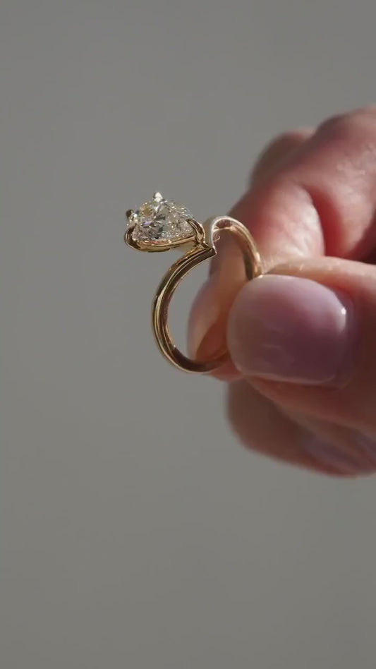 IGI style 7ct pear shaped lab grown diamond engagement ring wedding promise ring anniversary gift for her luxury bridal jewelry elegant diamond ring