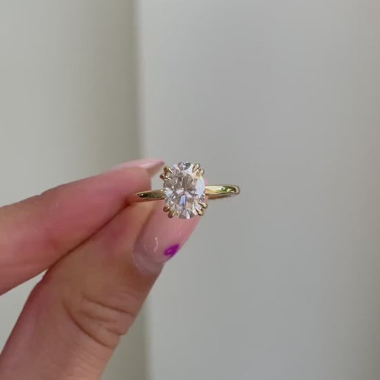 Modern 2.00ct oval lab grown diamond engagement ring IGI certified sustainable lab diamond, elegant solitaire wedding bridal jewelry prong setting ring fine jewelry