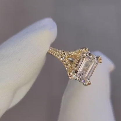 Emerald Lab Grown Diamond Engagement Ring | Pavé Split Band with Double Prong Setting | IGI Certified