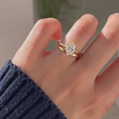 1.10ct Oval Lab Grown Diamond Engagement Ring | 6-Claw Solitaire Setting | IGI Certified