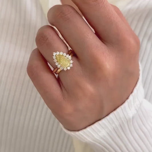 IGI certified 2.0ct pear cut fancy yellow lab grown diamond engagement ring crown setting wedding bridal gold fine jewelry luxury elegant ring design