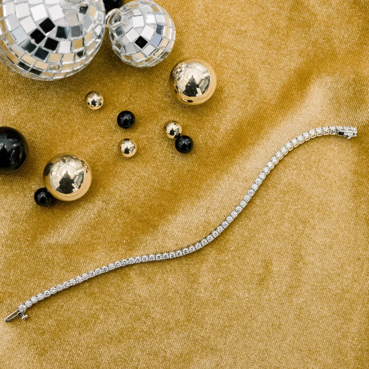 Round Lab Grown Diamond 4 Prong Tennis Bracelet, EF Color, VS clarity, IGI Certified 