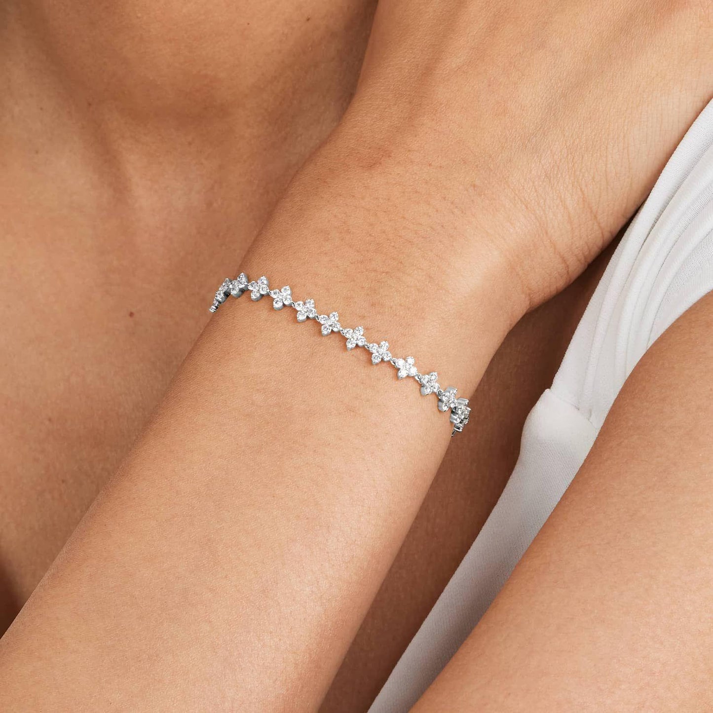 Round Lab Grown Diamond Blossom Tennis Bracelet, EF Color, VS Clarity, IGI Certified 