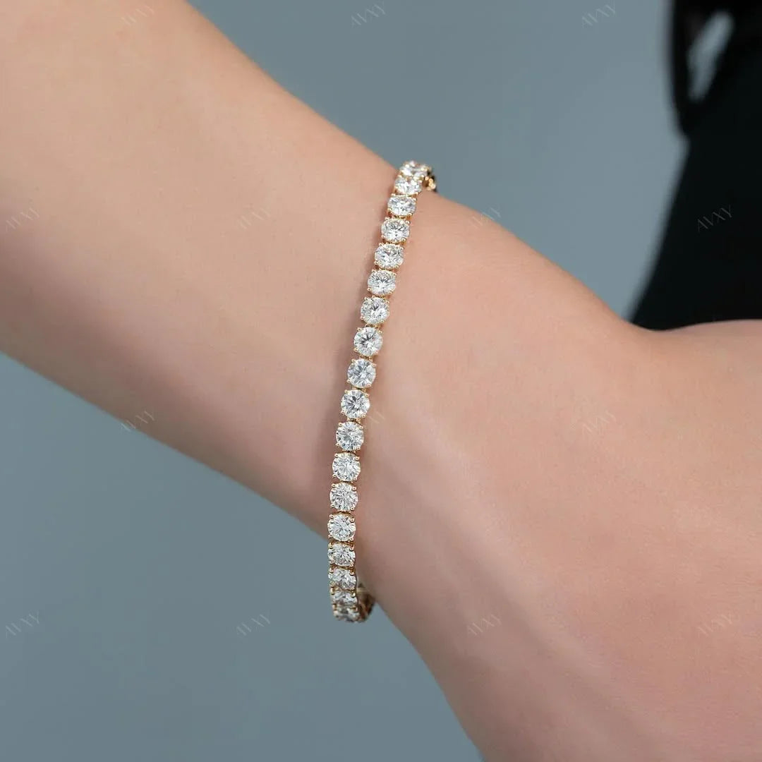 The 10.5ct Round Tennis Bracelet in Yellow gold ✨ 