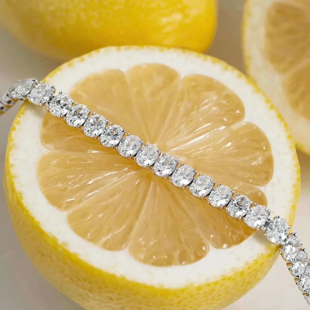 The 11ct Oval Tennis Bracelet in white gold ✨ 